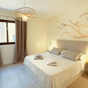 Golden Dream, Swimming Pool And Parking Сasa de vacaciones